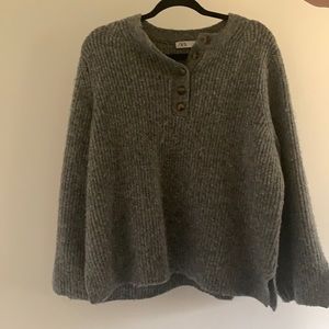 size small Zara sweater